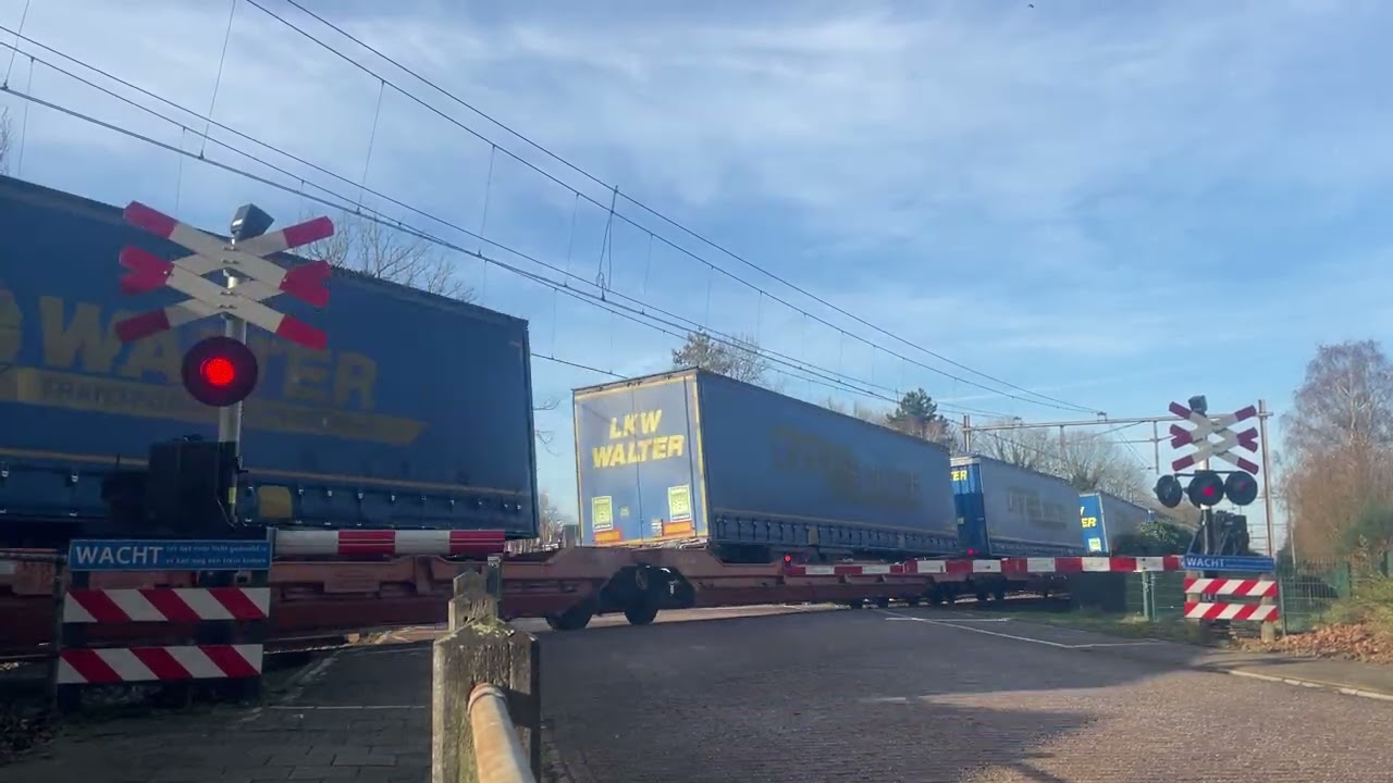 Spoorwegovergang Borne // Dutch railroad crossing