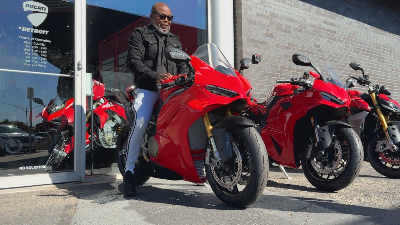 Моя поездка в дилерский центр Ducati.