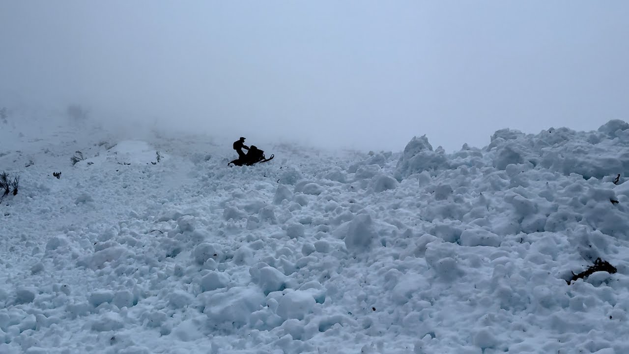Massive Avalanche Slides In Search Of Big Glaciers