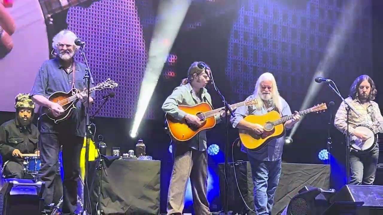 Billy Strings “Down in the Hollow” 11/01/25 Baltimore, MD with Leftover Salmon @billystrings 