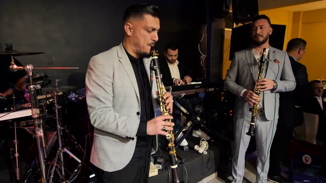 TAULANT VASILI & BAND -RENATO ATHINA- LIVE