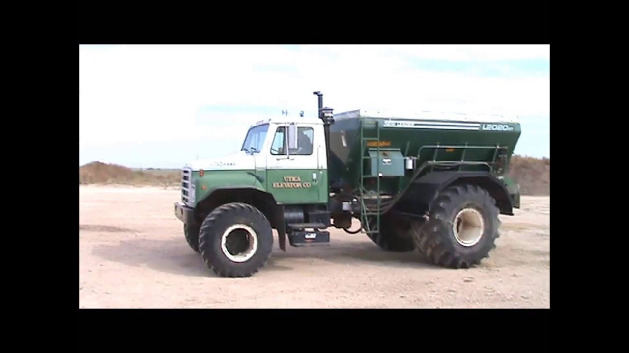 1984 International fertilizer spreader truck for sale | sold at auction November 18, 2015