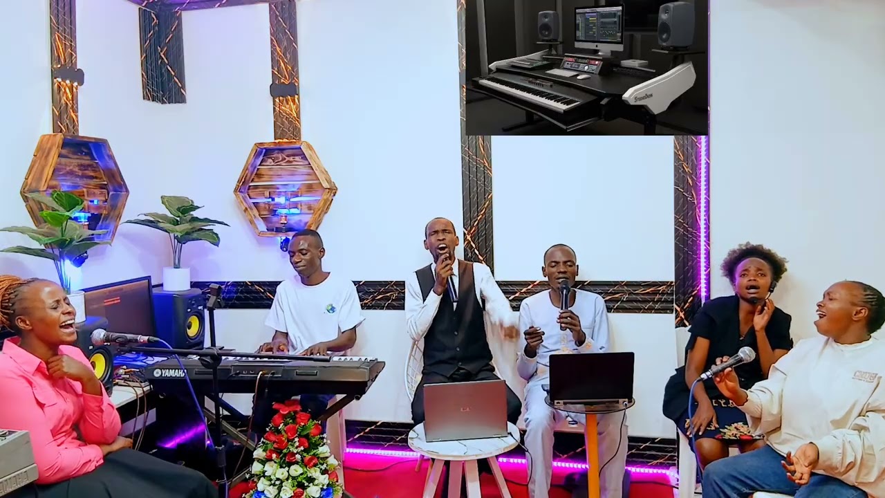 Spontaneous  worship moments with ps SIMEON 
