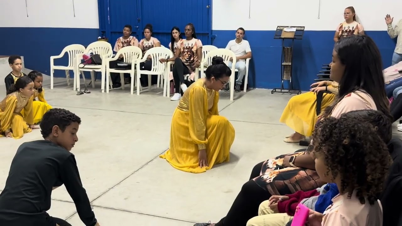 Ministração + Coreografia RESISTÊNCIA-Kemily Santos e Kailane Frauches
