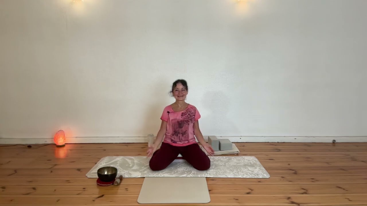 Yogalehrer Ausbildung anerkannt BDYoga mit Urvasi Leone im Stil TriYoga