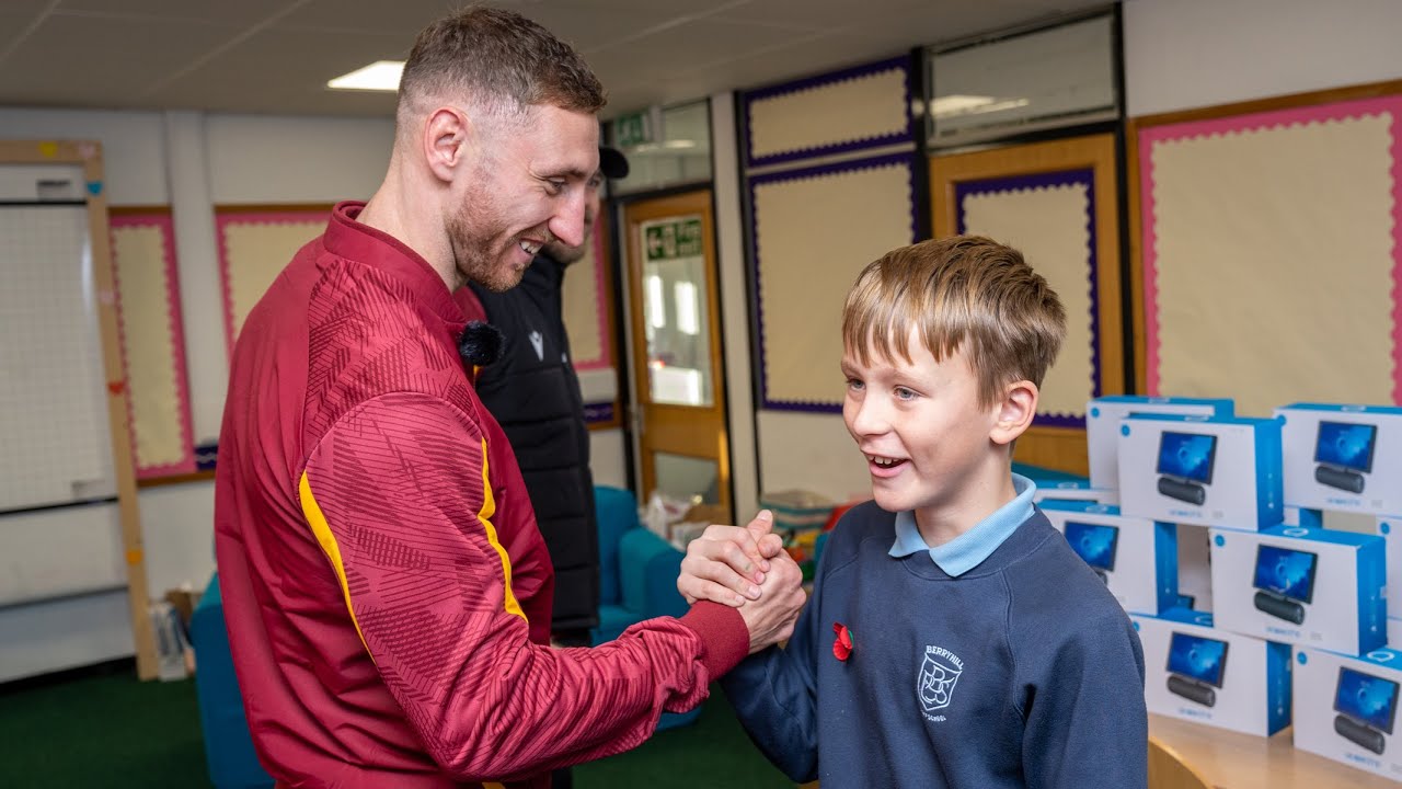 Moult & Solholm hand out tablets at primary school