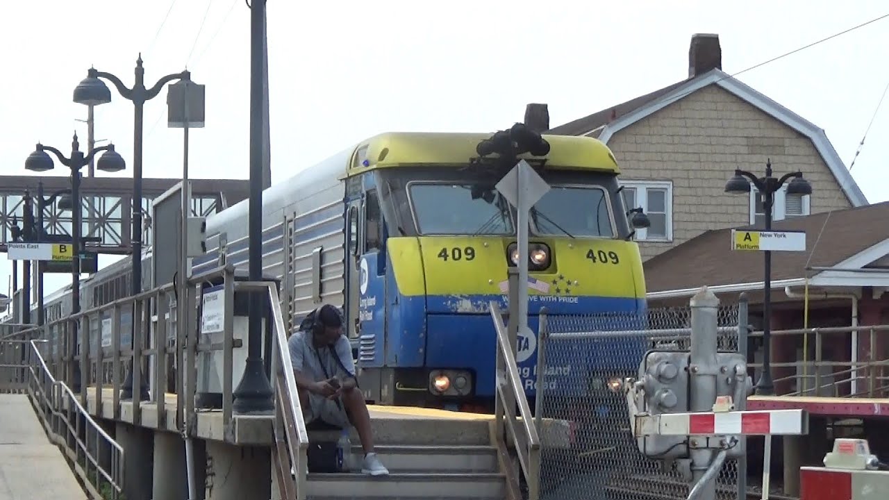 Good Bled K5LLA Horn - LIRR 409 EMD DE30AC Leading Double Decker Trains Compilation