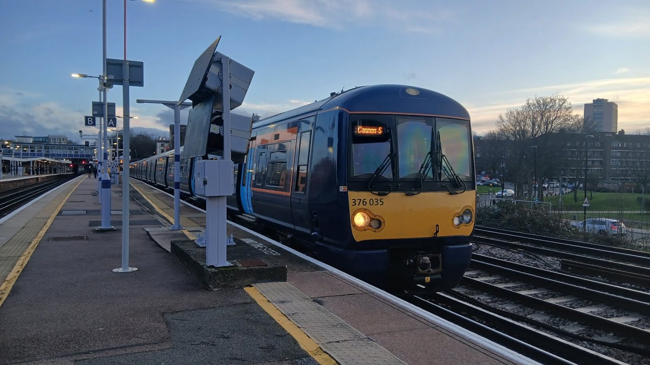 Evening trains at new cross (SEML) London overground and southeastern action