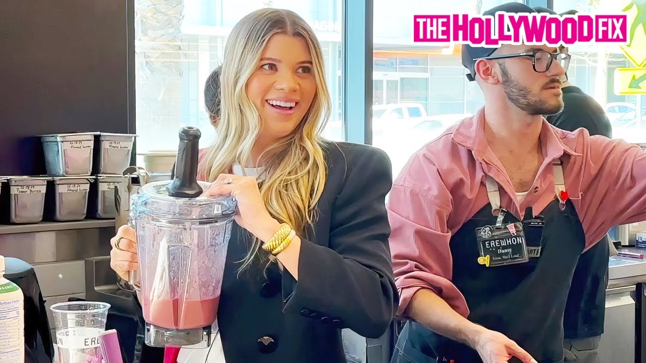 Sofia Richie Shows Off Her Kitchen Skills While Making A Sweet Cherry Smoothie At Erewhon Market
