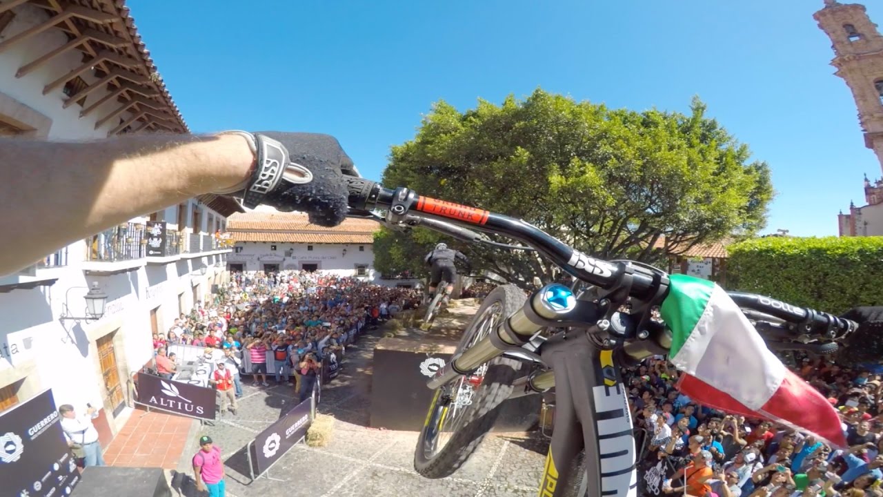 GoPro: Downhill Taxco 2016 Course Preview with Chris Van Dine, Antoine Bizet and Wil White