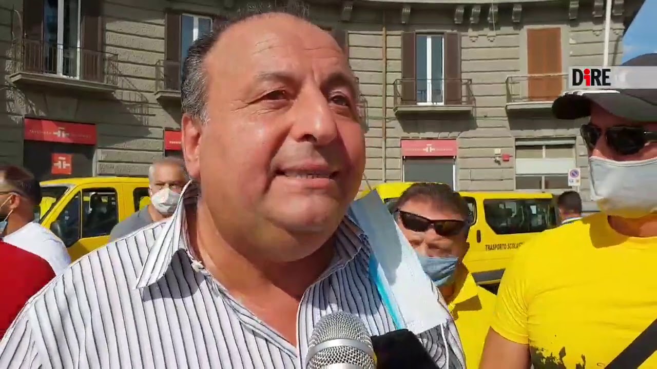 Napoli - Protesta scuolabus: con queste regole niente servizio (02.09.20)