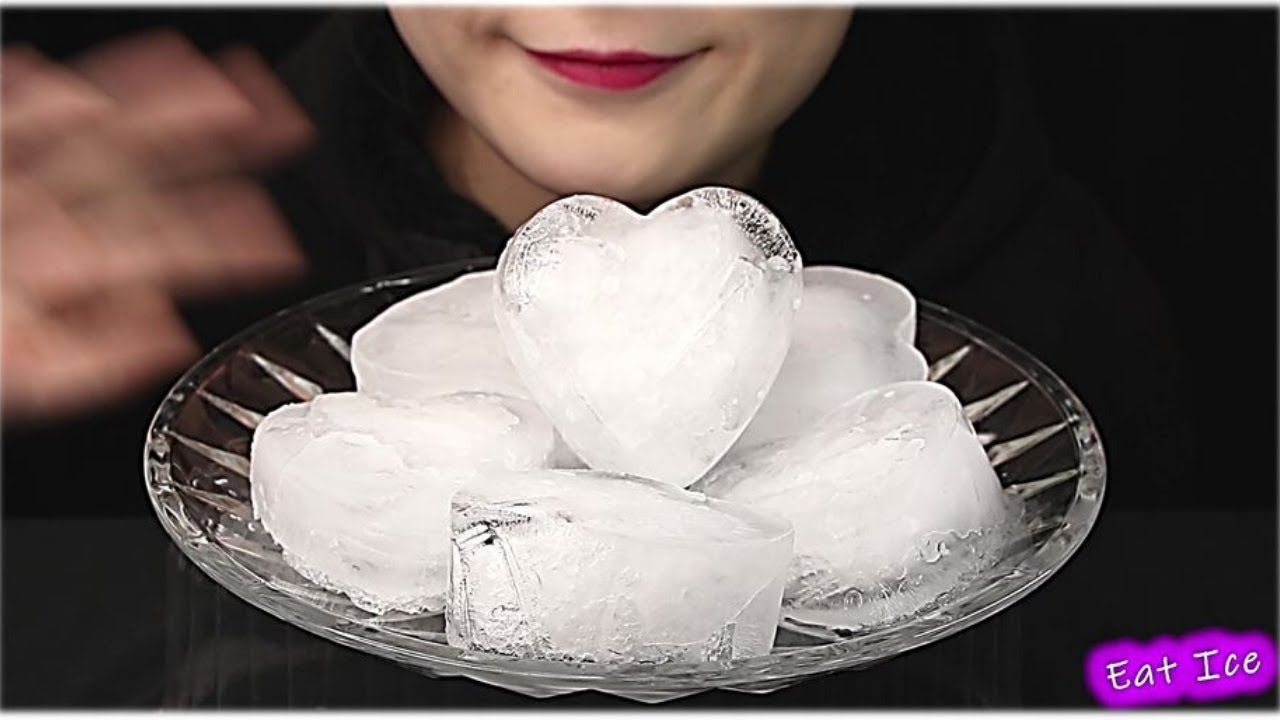 ASMR Eat Ice| Heart-shaped&Shavedice | 氷を食べる音  Thánh Ăn Đá  얼음 리얼사운 Buz Yemek Satisfying