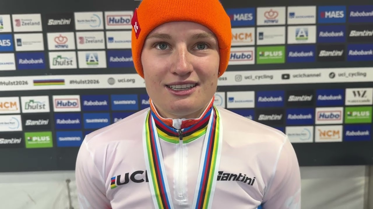 Leonie Bentveld wint WK voor beloften: “Alle truien pakken dit seizoen, had ik nooit durven dromen”