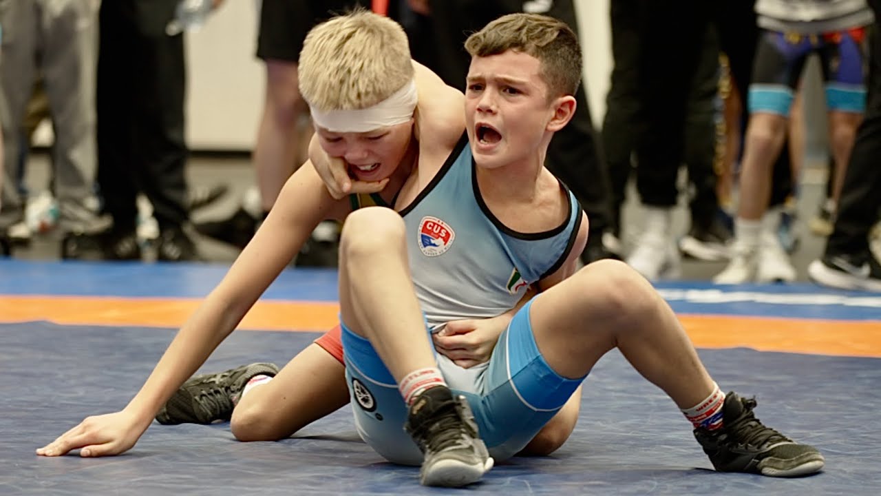 U13 Ville Lundqvist (SWE) vs Nicola Sedicina (ITA) 35kg. Greco-r. boys youth wrestling. B-cam-man