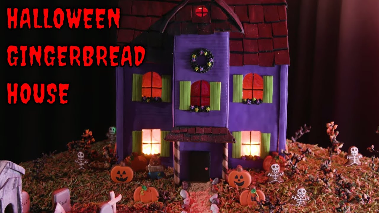 Forget Pumpkin Carving, This Halloween Gingerbread House Is #goals
