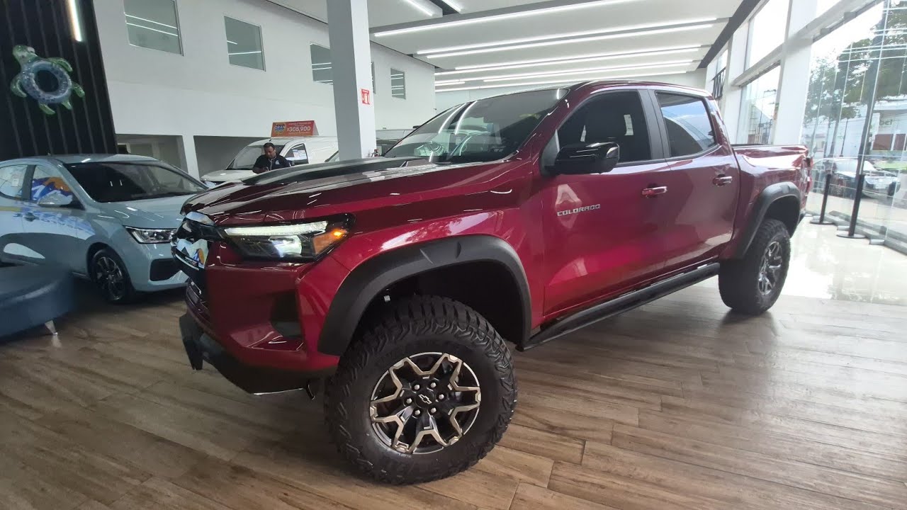 Chevrolet Colorado ZR2 2025 rojo radiante, disponible entrega inmediata, revisión cámara bajo chasis