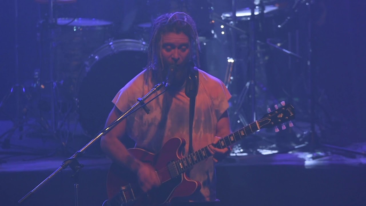 TODO APARENTA NORMAL - VIVIR LOS COLORES // EP en Vivo 10 años