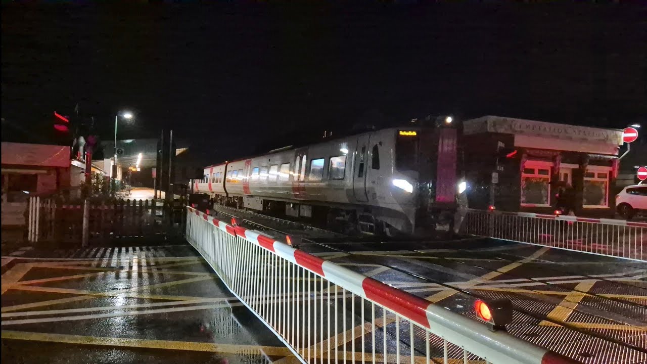 *Class 197 on test* Barmouth South Level Crossing, Gwynedd (11,12/11/2025)