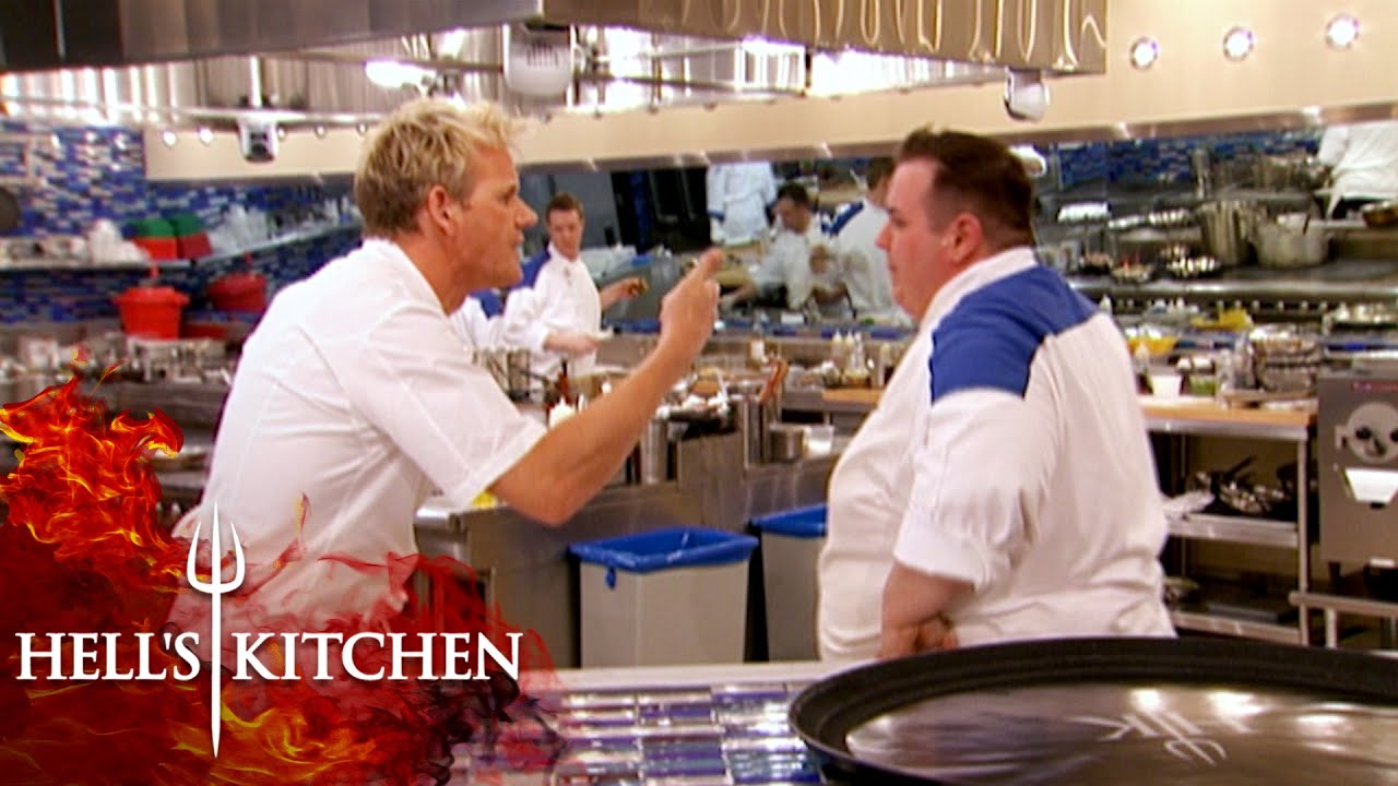 Gordon Ramsay Tells Robert To Quieten Down | Hell's Kitchen