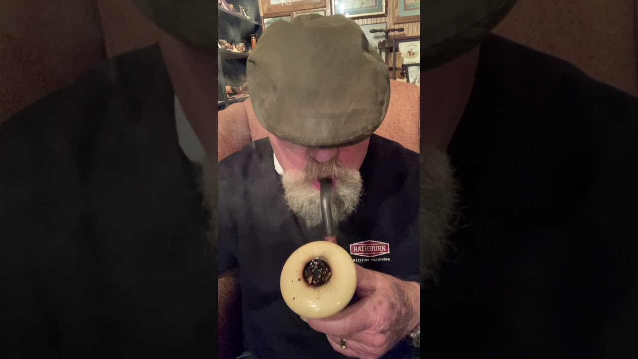 Calabash Smoking Pipe#fortwayne #pipes #pipestyle #tobacco #smokingpipes