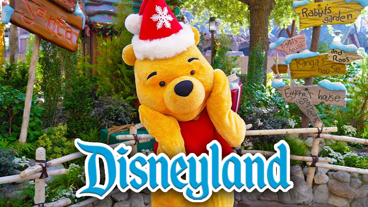 Pooh's Christmas Costume, Main Street Omnibus & Disneyland Walkthrough December 2023 [4K POV]