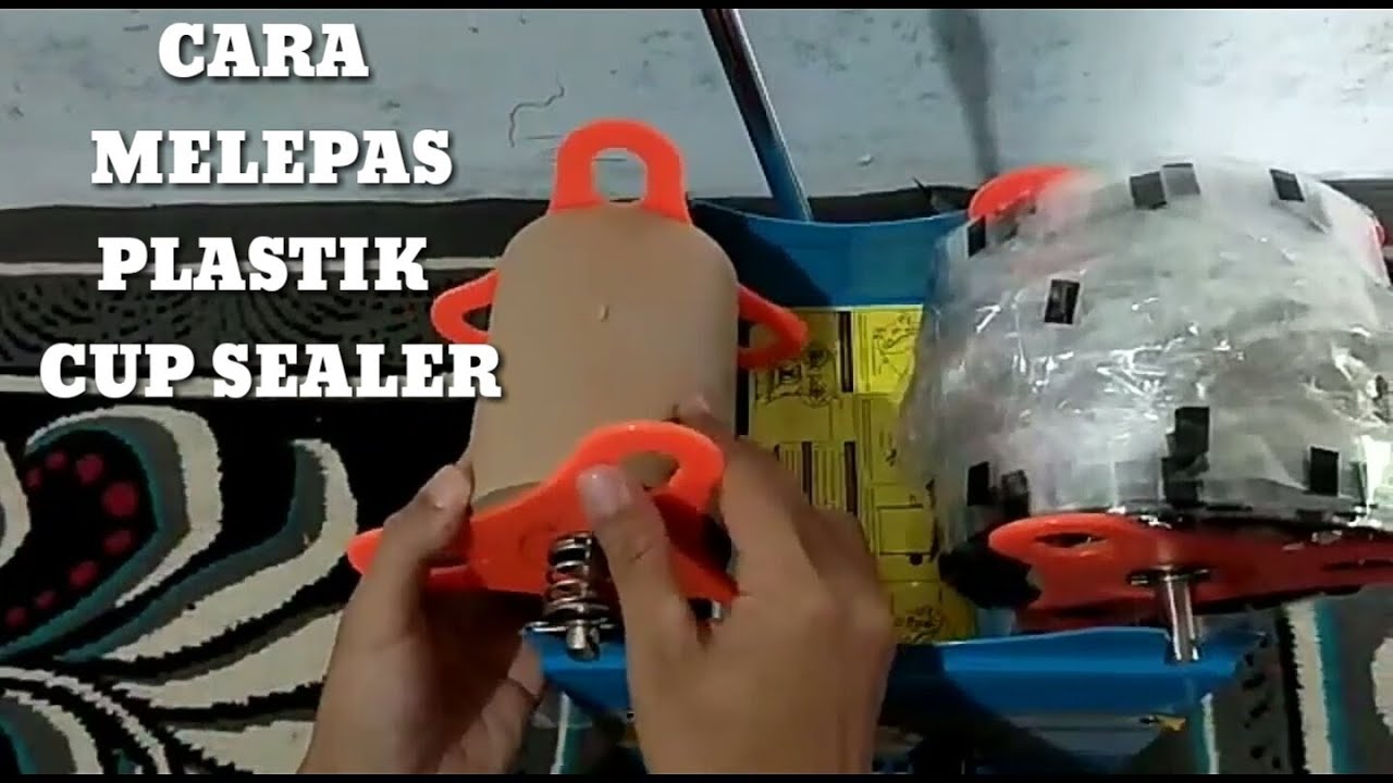 Cara melepas plastik cup sealer dengan mudah