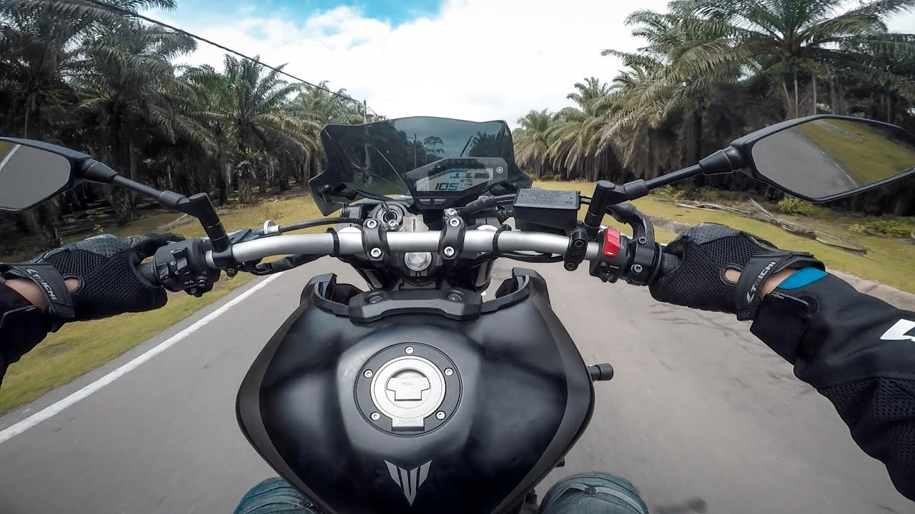 The Pure Sound of YAMAHA FZ09 (with Quickshifter!) - Malaysia Ride