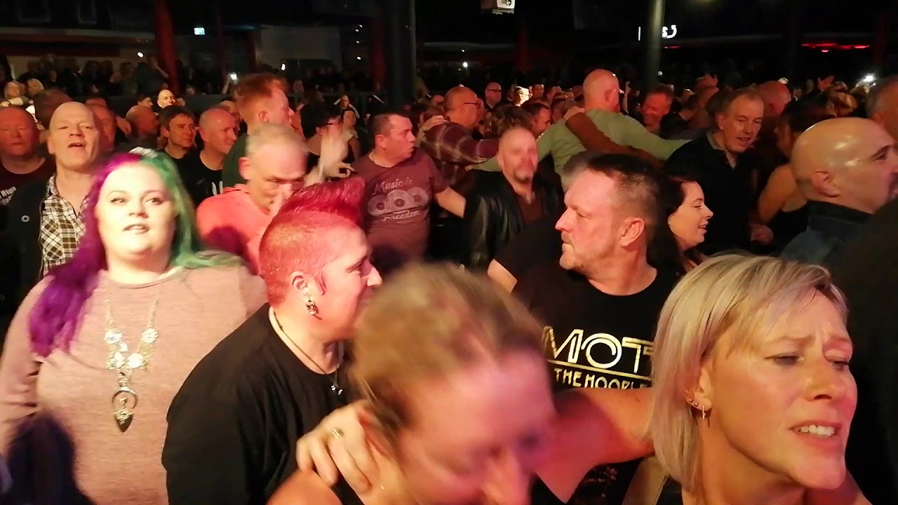 BAD MANNERS - Can Can
