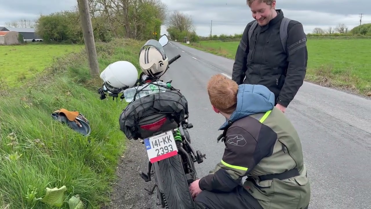First the bike's forks, now this! Motorcycle tour on a Moto Guzzi V7, Honda CB500X and Kawasaki ER6N