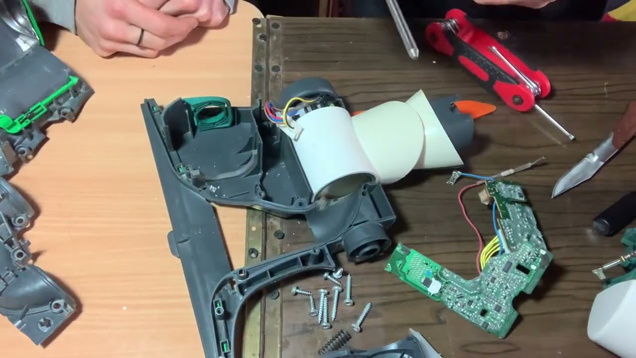 Come smontare batti tappeto FOLLETTO EB 360 cambio scheda e motore