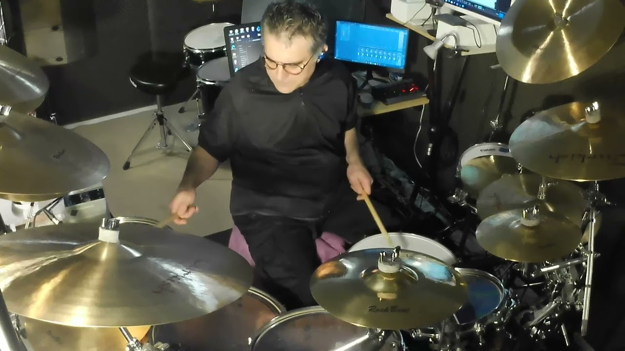 In the pocket Dave Weckl drum cover improvisacion