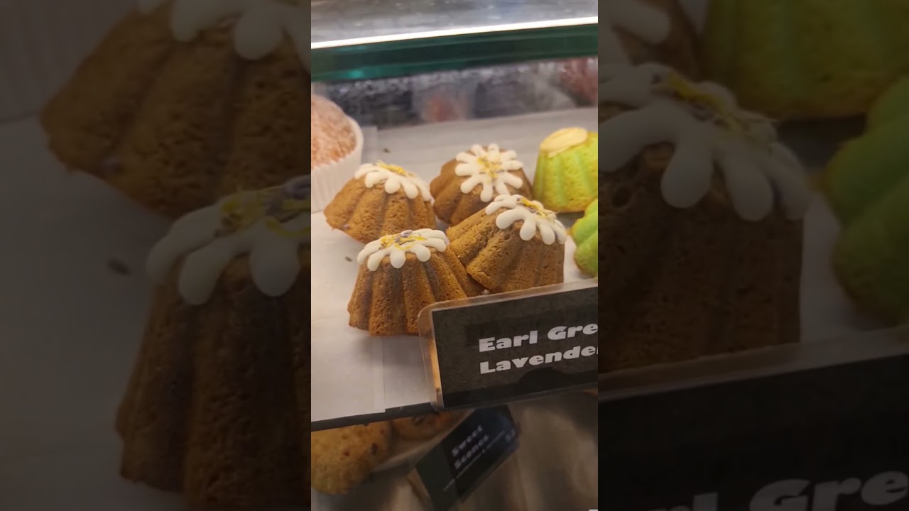 The Headless Baker's dainty pastries and tea cakes. #hawkerfood #singapore #walkingwithwei