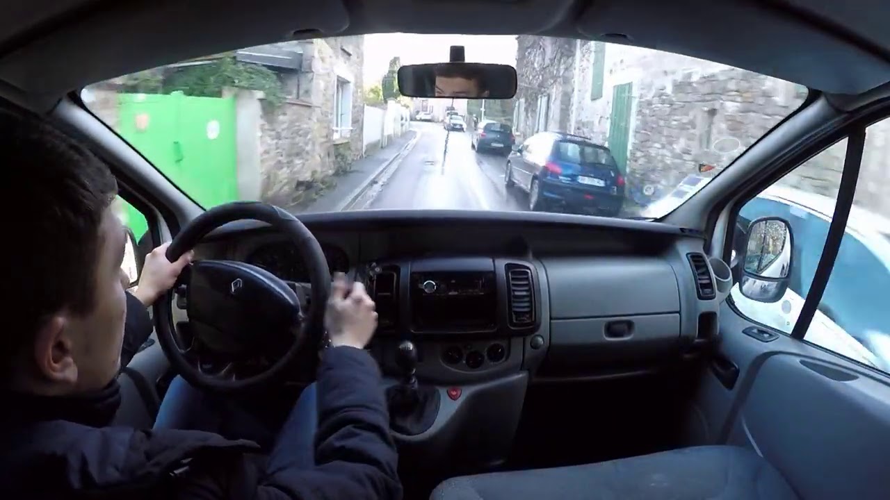 Renault Trafic 2.0 16V (2005) - Driving On Country Roads