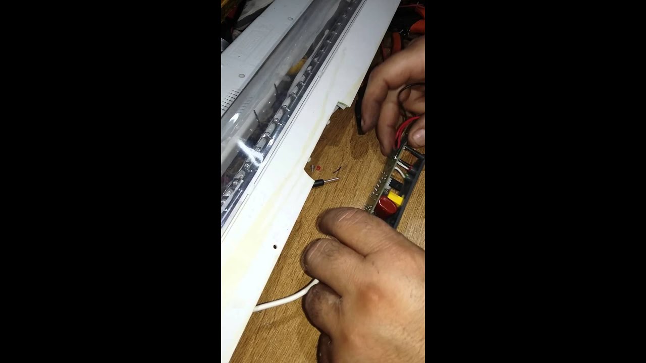 Luz de emergencia modificada para usar directo de la red electrica