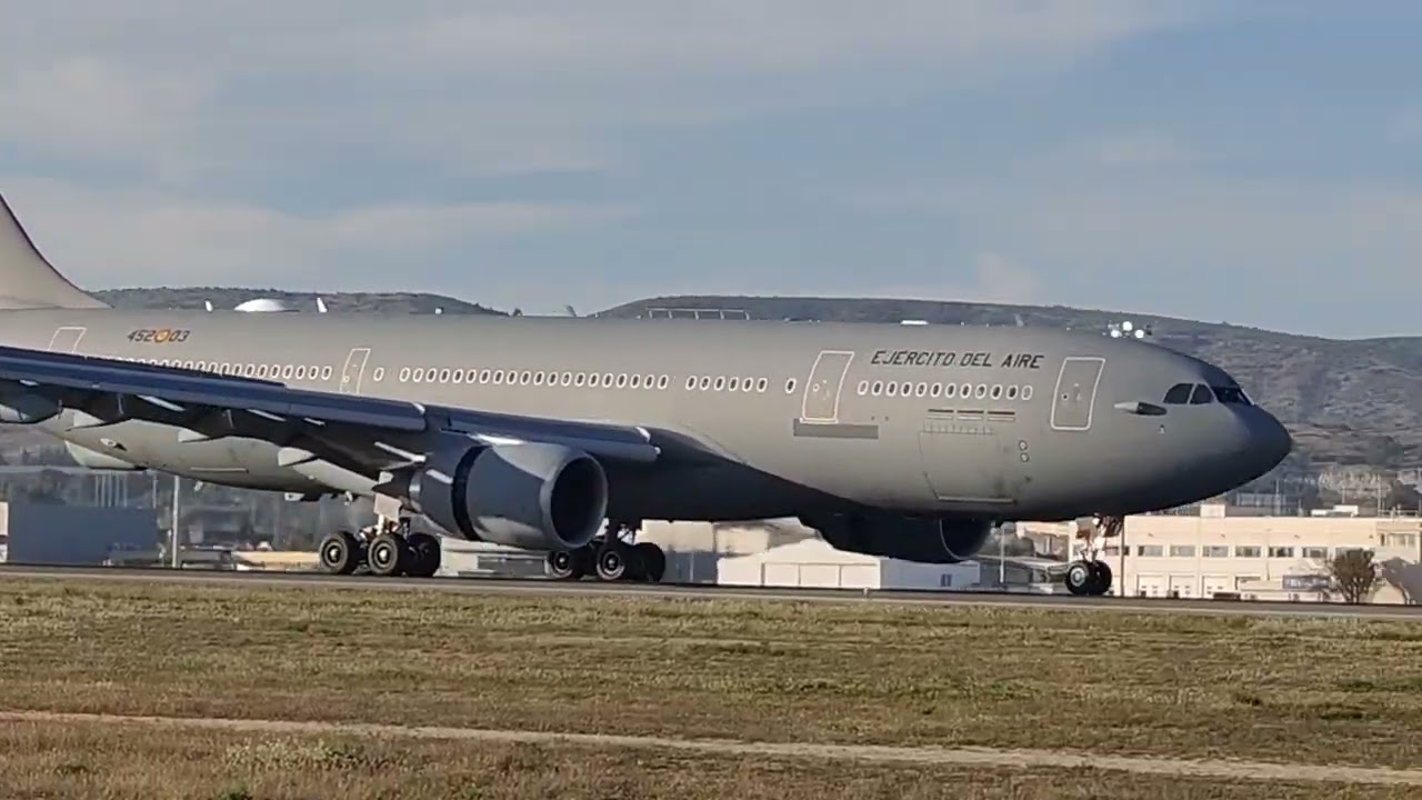 Airbus a330 MRTT aterrizando en el aeropuerto de Alicante Elche Miguel Hernández.