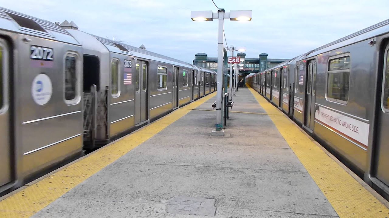 IRT Flushing Line: R62A 7 Express & Local Trains at Junction Blvd-Roosevelt Ave