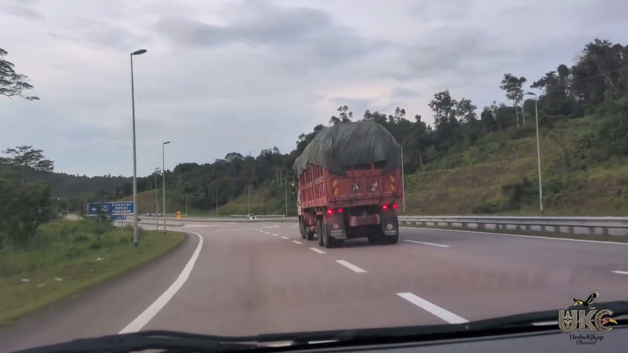 Lalu Pan Borneo balik Sri Aman. Tak sangka sekarang dah sekejap je perjalanan dari Saratok!