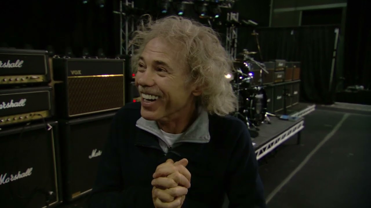 Status Quo Sound Check Alan Lancaster 5 min interview on stage in Dublin
