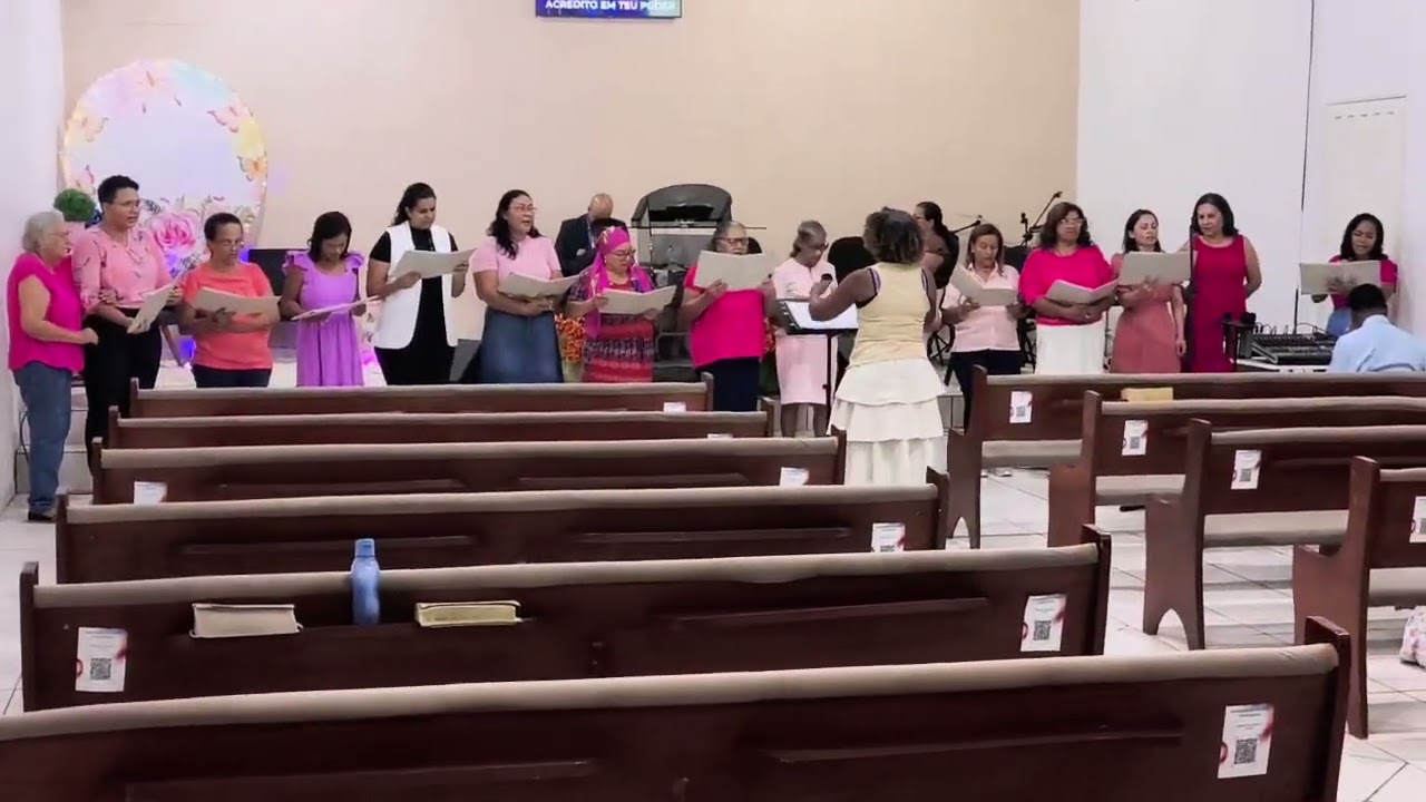 Irmãs louvando a Deus no Encontro de Mulheres 