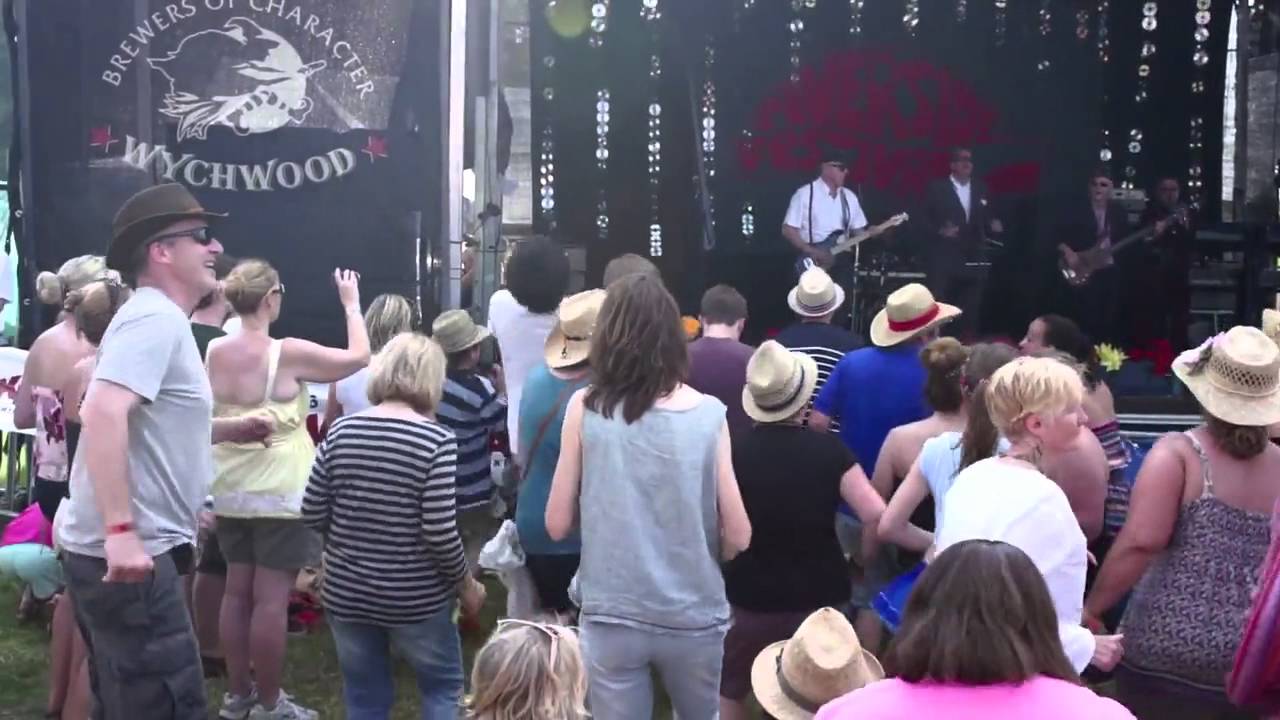 The Inflatables - Cornbury Festival - Medley