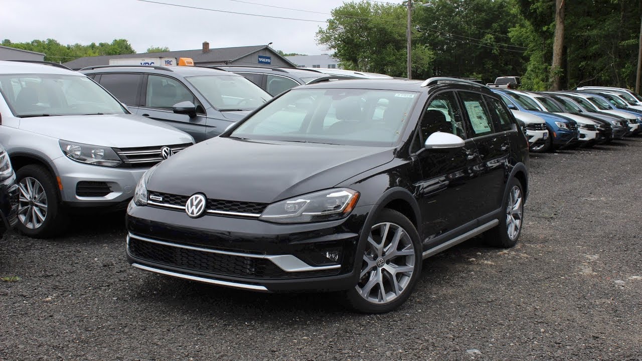 2018 VW Golf Alltrack SEL: In Depth First Person Look
