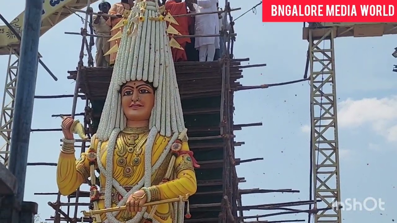ಕರಗ#ತಾಯಿ ದ್ರೌಪದಿ ದೇವಿಯ ಅತಿ ಎತ್ತರದ ಆಕರ್ಷಕ ಪ್ರತಿಮೆ ಬೆಂಗಳೂರಿನ ಯಲಹಂಕದ ಕೆರೆದಂಡೆಯ ಮೇಲೆ ಅನಾವರಣ