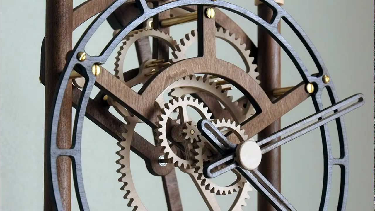 Quintus Wooden Clock