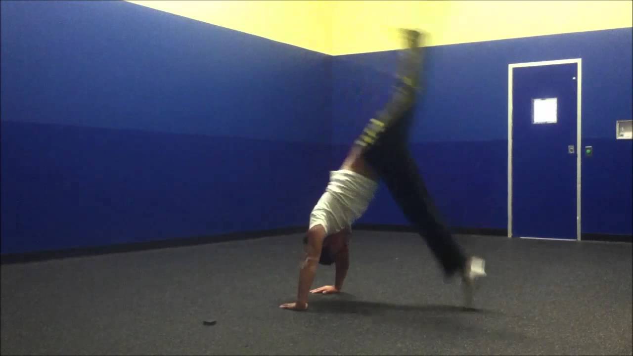 Capoeira Tutorial:   Macaco