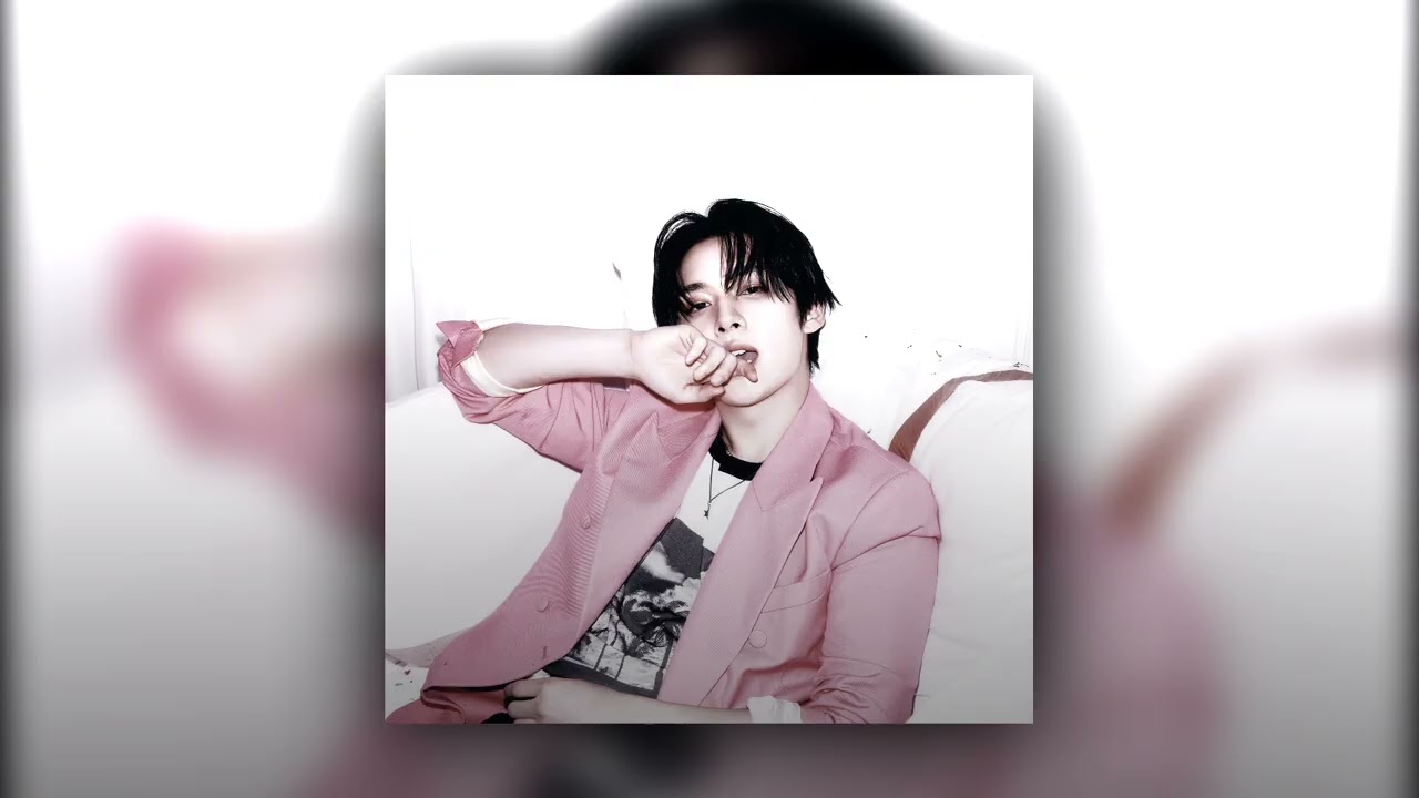 stray kids - holiday (sped up)