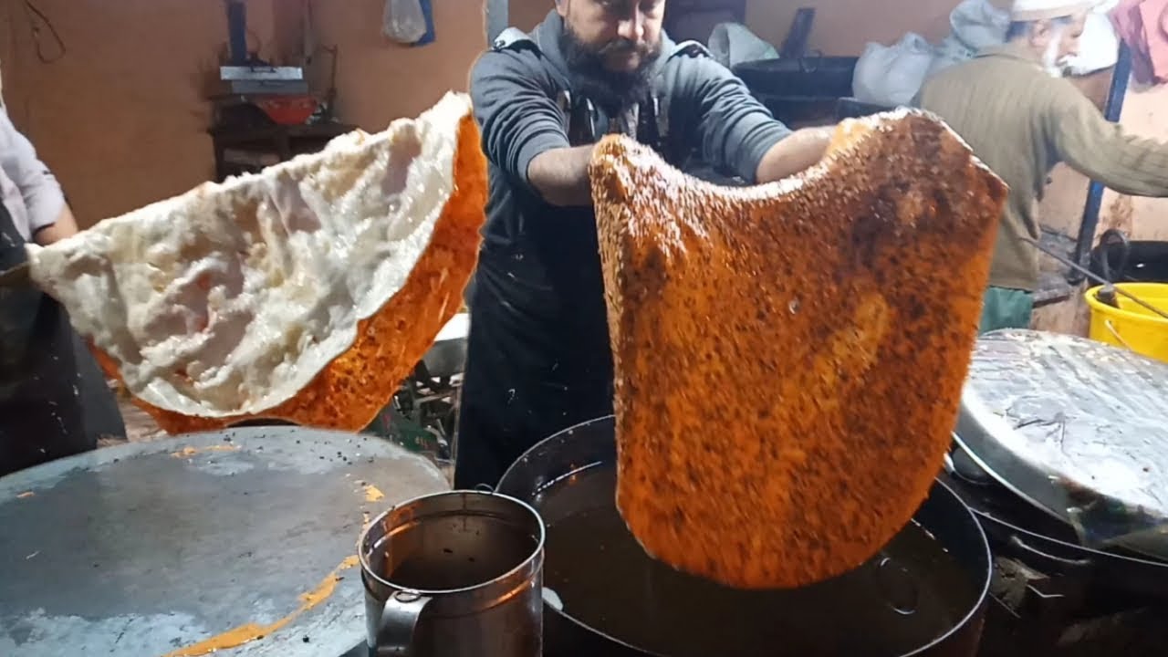Pakistani Street Food Visit Lahore Food Street Lahori Katlama Recipe Desi Pizza Recipe Street Food