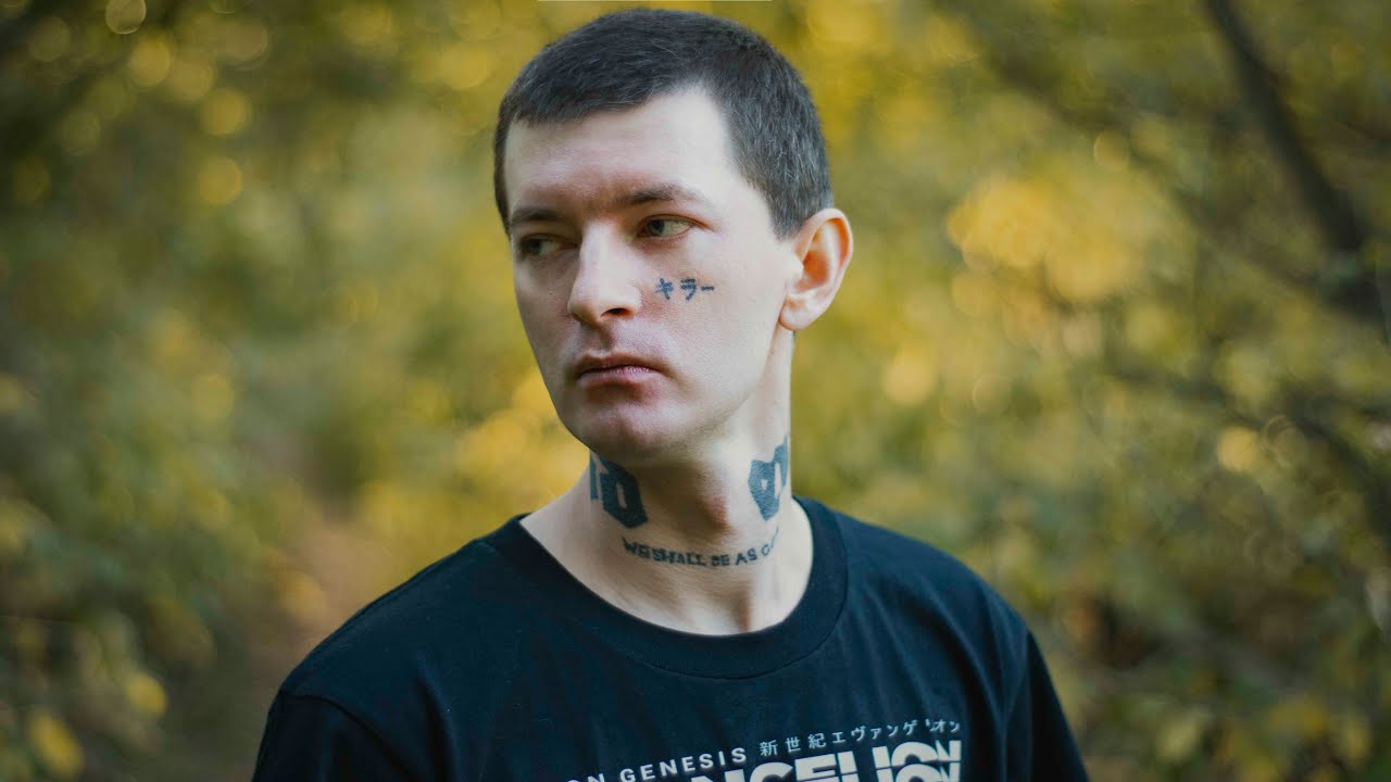 Испытываю неуверенность в себе на протяжении всей жизни. Неуверенность в себе длиною в жизнь. Это я.