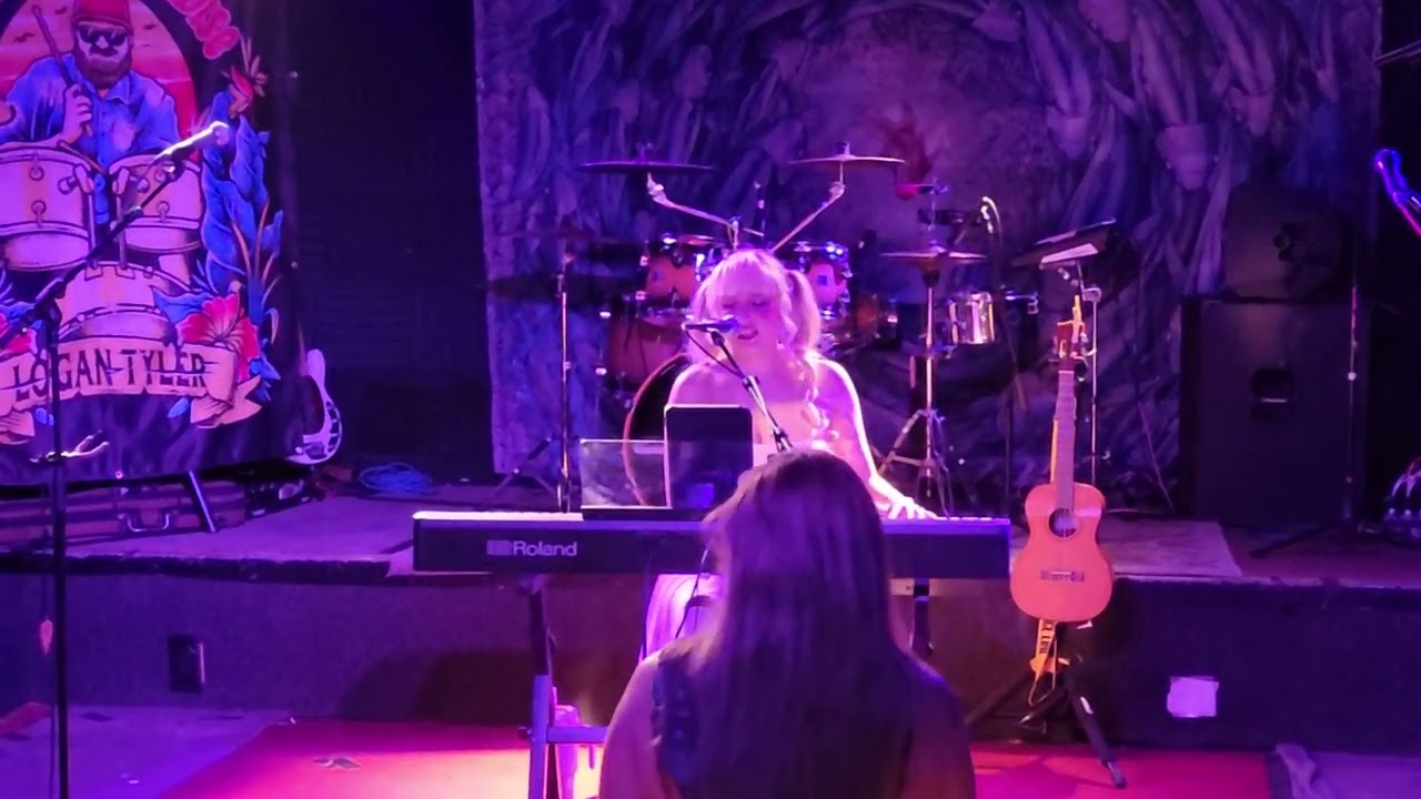 Liv Tracy at Big Dipper 5