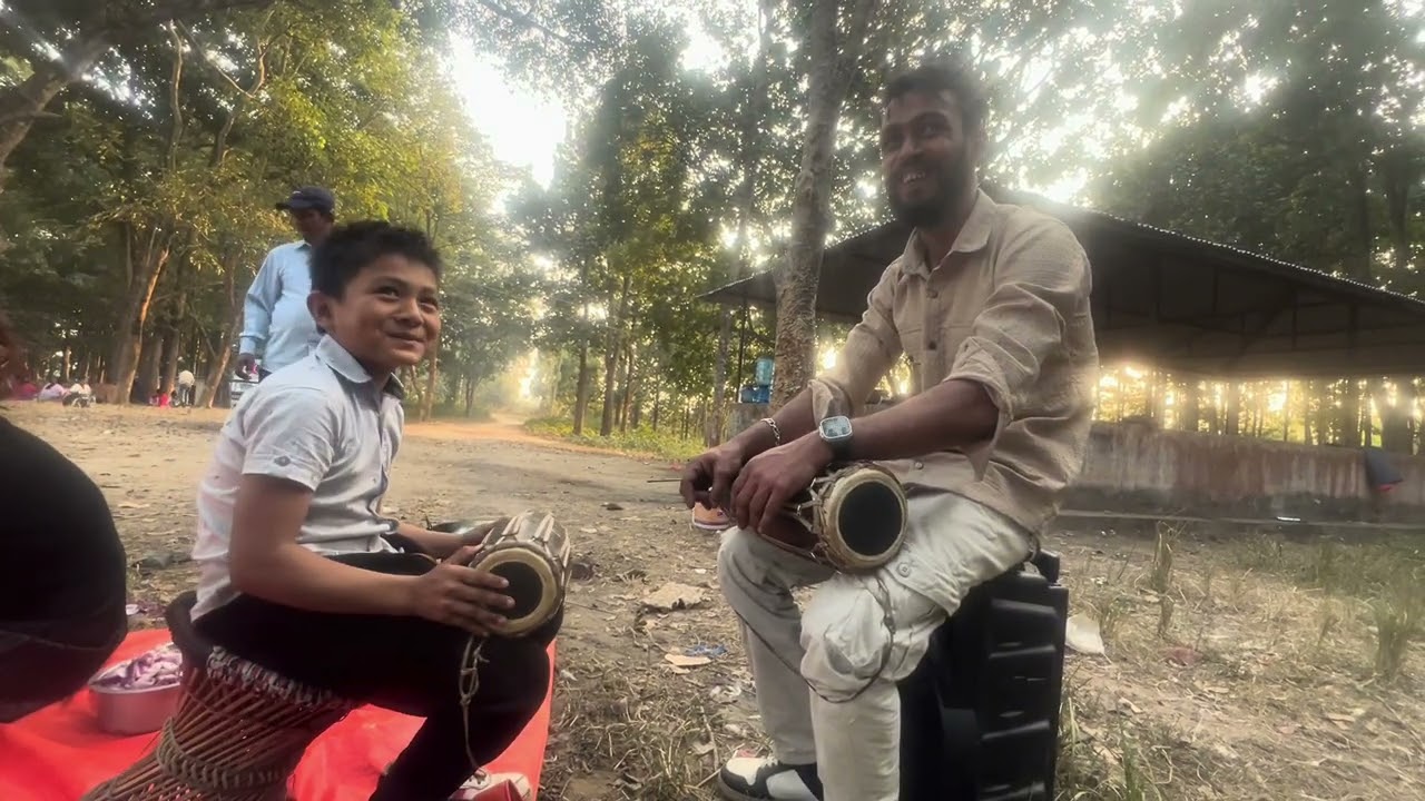 Madal Battle (Clash of rhythm) Utsav facing his guru Niraj sir. #music #school #picnic #battle #fun