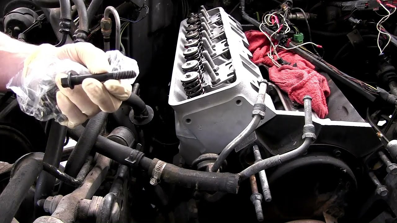 C4 Corvette 1990 Cylinder Heads install.